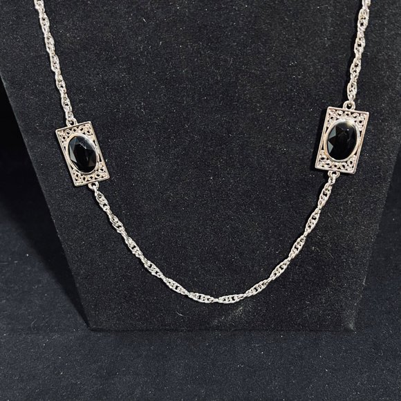 Emmons Silver Tone Black Lucite Necklace Signed (4707) - Picture 3 of 6